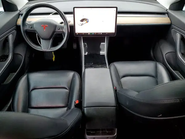 5YJ3E1EB1JF185015 2018 TESLA MODEL 3 - Image 8