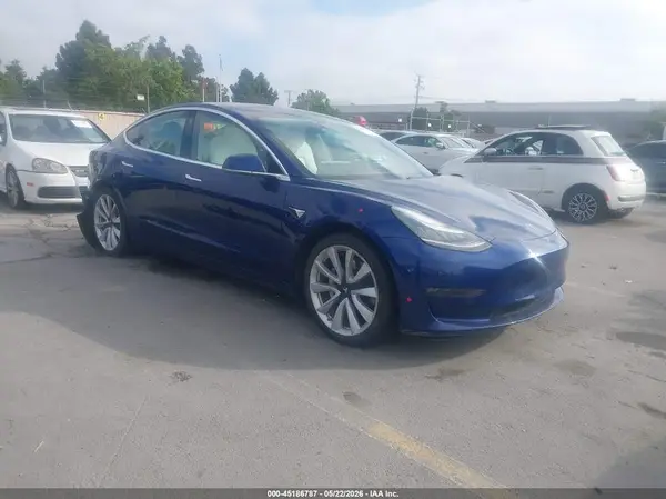5YJ3E1EB1JF188285 2018 TESLA MODEL 3 - Image 1