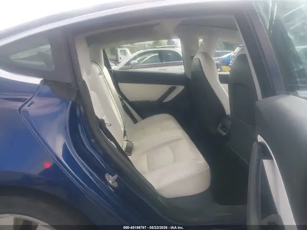 5YJ3E1EB1JF188285 2018 TESLA MODEL 3 - Image 8