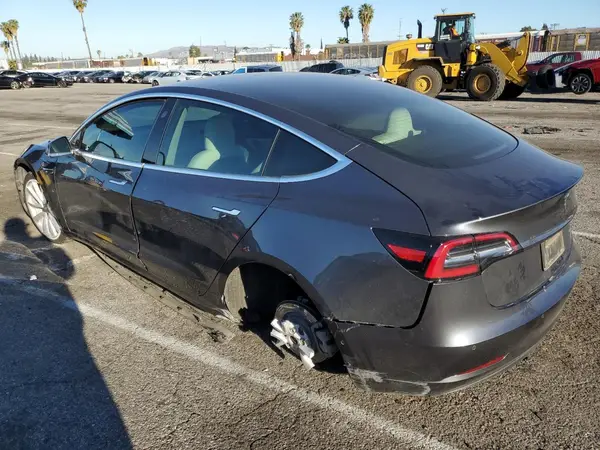 5YJ3E1EB1KF195741 2019 TESLA MODEL 3 - Image 2