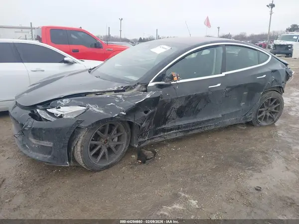 5YJ3E1EB1KF197229 2019 TESLA MODEL 3 - Image 2