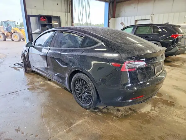 5YJ3E1EB1KF197585 2019 TESLA MODEL 3 - Image 2