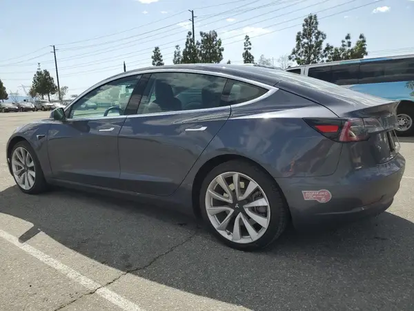 5YJ3E1EB1KF365368 2019 TESLA MODEL 3 - Image 2