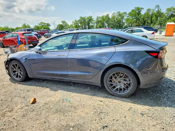 5YJ3E1EB1KF386026 2019 TESLA MODEL 3 - Image 2