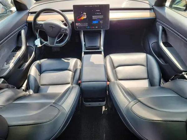 5YJ3E1EB1KF386026 2019 TESLA MODEL 3 - Image 8