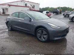 5YJ3E1EB1KF386074 2019 TESLA MODEL 3