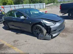 5YJ3E1EB1KF386138 2019 TESLA MODEL 3