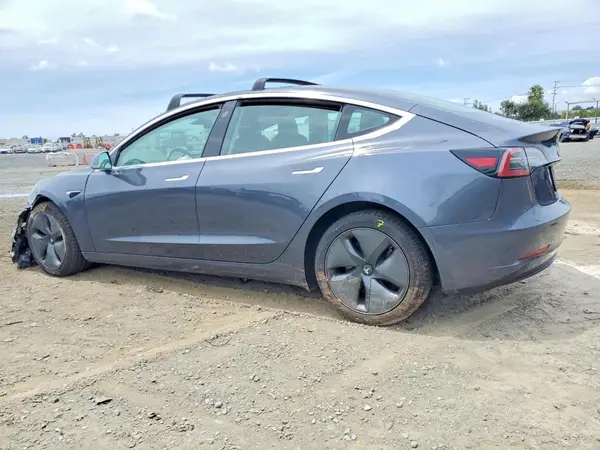 5YJ3E1EB1KF386477 2019 TESLA MODEL 3 - Image 2