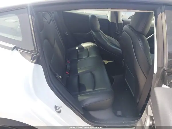 5YJ3E1EB1KF388004 2019 TESLA MODEL 3 - Image 8