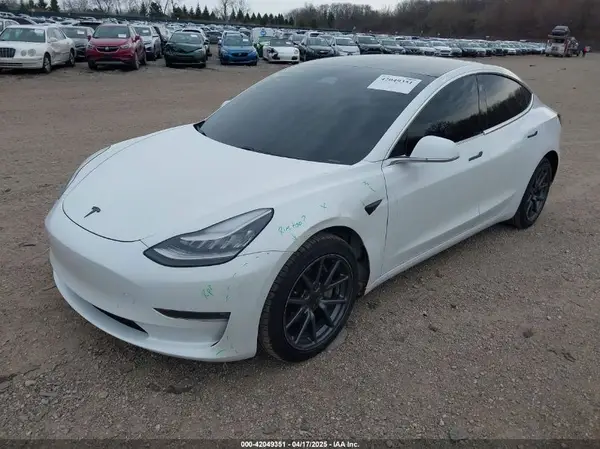 5YJ3E1EB1KF388052 2019 TESLA MODEL 3 - Image 2