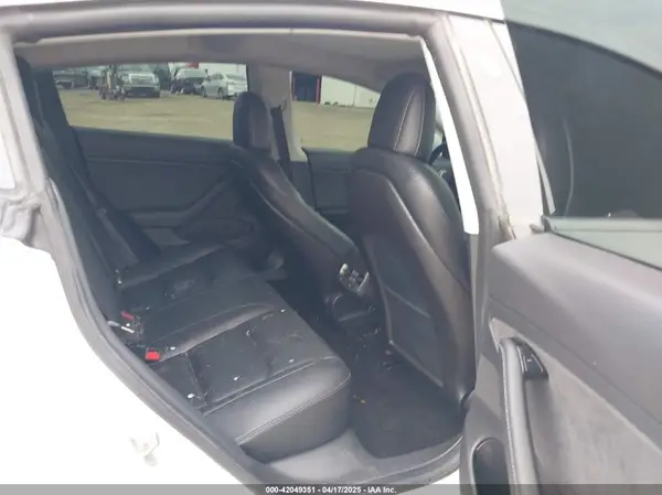 5YJ3E1EB1KF388052 2019 TESLA MODEL 3 - Image 8