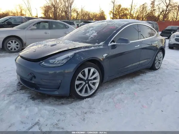 5YJ3E1EB1KF389038 2019 TESLA MODEL 3 - Image 2