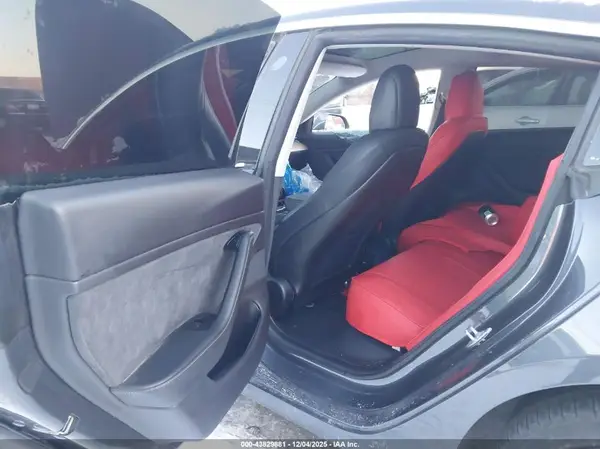 5YJ3E1EB1KF389038 2019 TESLA MODEL 3 - Image 8