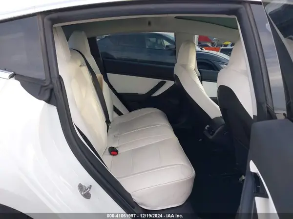 5YJ3E1EB1KF391940 2019 TESLA MODEL 3 - Image 8