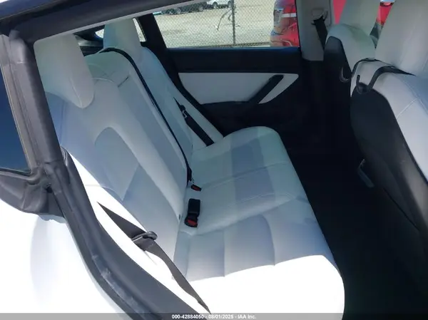 5YJ3E1EB1KF406811 2019 TESLA MODEL 3 - Image 8