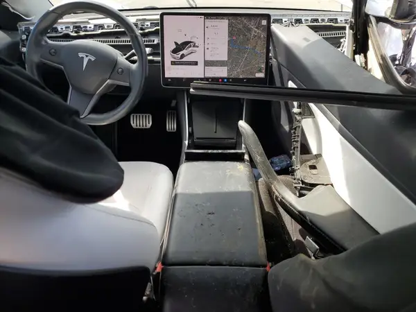 5YJ3E1EB1KF407084 2019 TESLA MODEL 3 - Image 8