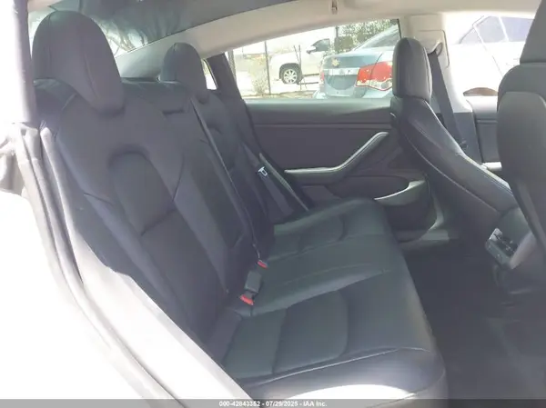 5YJ3E1EB1KF413631 2019 TESLA MODEL 3 - Image 8
