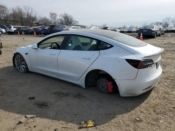 5YJ3E1EB1KF422135 2019 TESLA MODEL 3 - Image 2