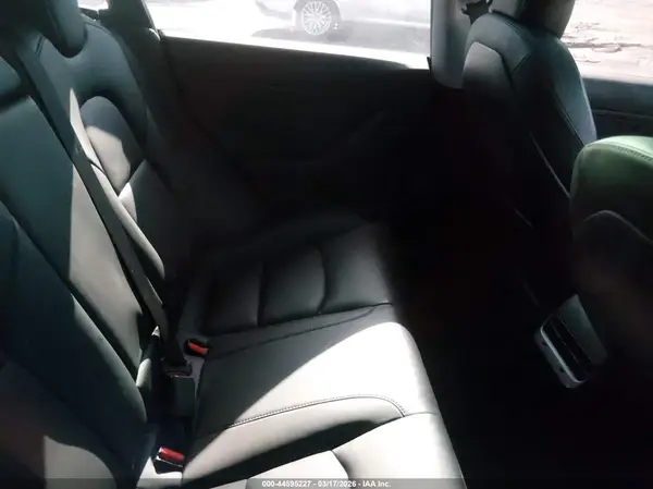 5YJ3E1EB1KF426217 2019 TESLA MODEL 3 - Image 8