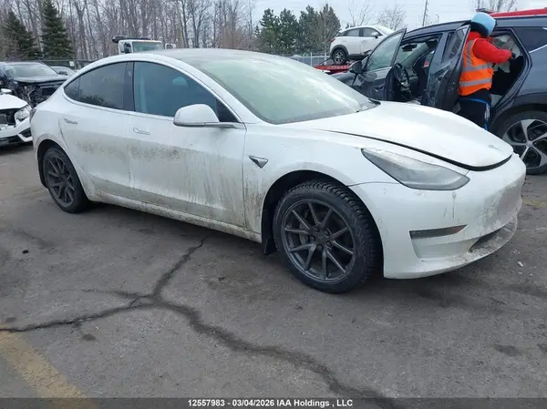 5YJ3E1EB1KF442353 2019 TESLA MODEL 3 - Image 1