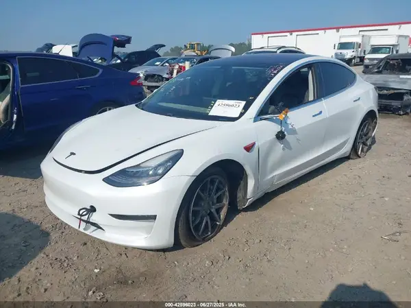 5YJ3E1EB1KF452686 2019 TESLA MODEL 3 - Image 2