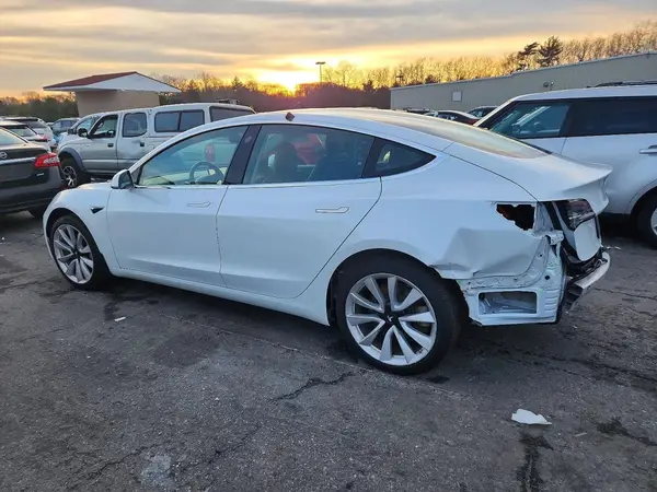 5YJ3E1EB1KF469424 2019 TESLA MODEL 3 - Image 2