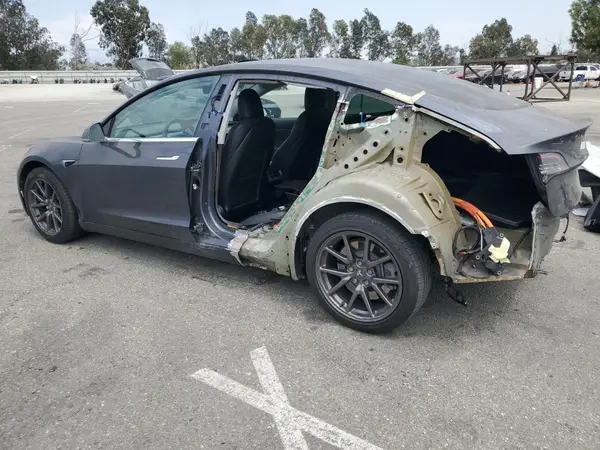 5YJ3E1EB1KF492945 2019 TESLA MODEL 3 - Image 2