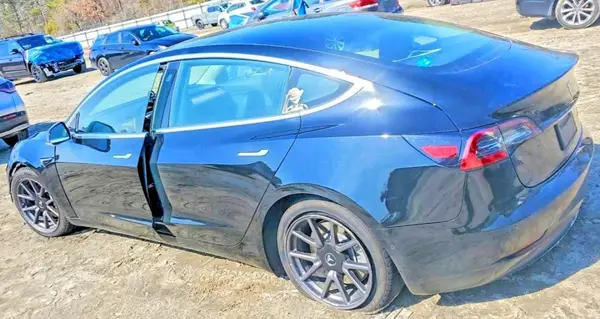 5YJ3E1EB1KF497031 2019 TESLA MODEL 3 - Image 2