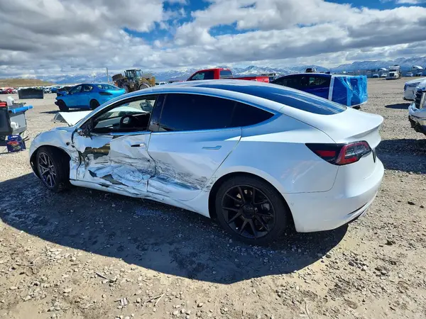 5YJ3E1EB1KF511168 2019 TESLA MODEL 3 - Image 2