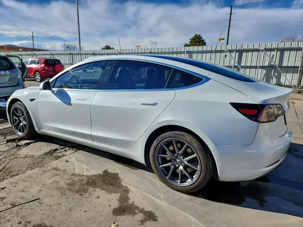 5YJ3E1EB1LF636527 2020 TESLA MODEL 3 - Image 2