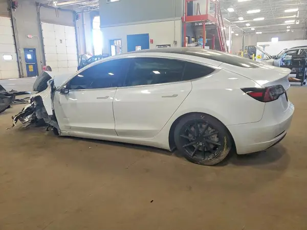 5YJ3E1EB1LF639587 2020 TESLA MODEL 3 - Image 2