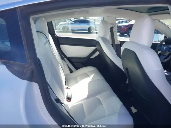 5YJ3E1EB1LF640500 2020 TESLA MODEL 3 - Image 8