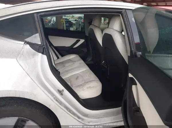 5YJ3E1EB1LF712697 2020 TESLA MODEL 3 - Image 8