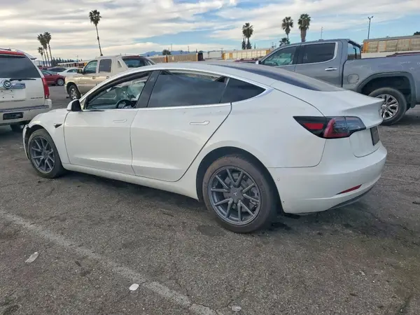5YJ3E1EB1LF746512 2020 TESLA MODEL 3 - Image 2