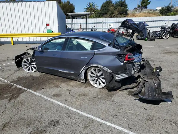 5YJ3E1EB1LF746672 2020 TESLA MODEL 3 - Image 2