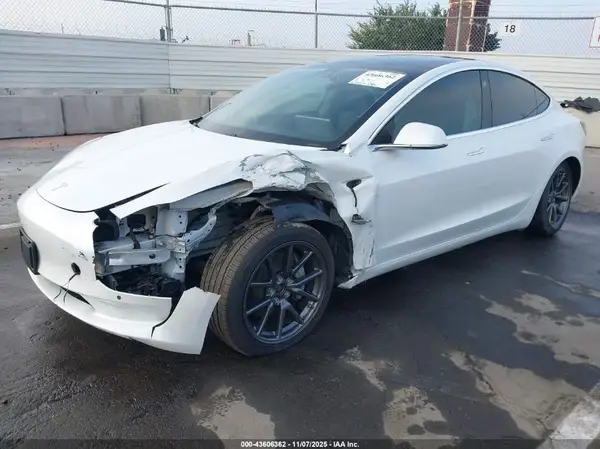 5YJ3E1EB1LF807728 2020 TESLA MODEL 3 - Image 2