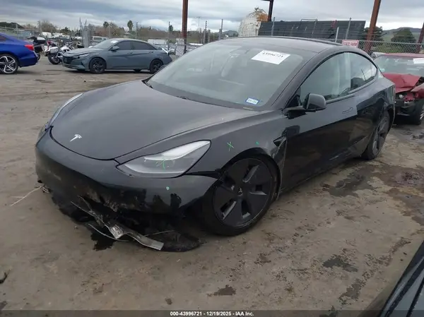 5YJ3E1EB1MF009893 2021 TESLA MODEL 3 - Image 2