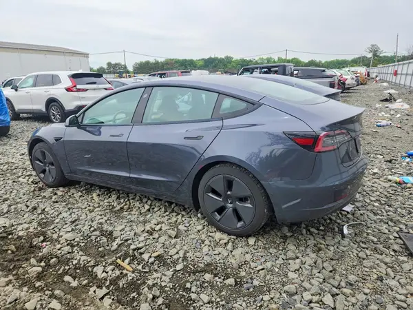 5YJ3E1EB1MF014835 2021 TESLA MODEL 3 - Image 2