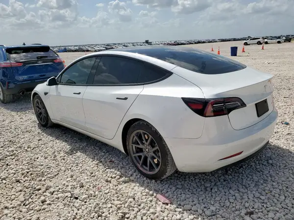 5YJ3E1EB1MF034230 2021 TESLA MODEL 3 - Image 2