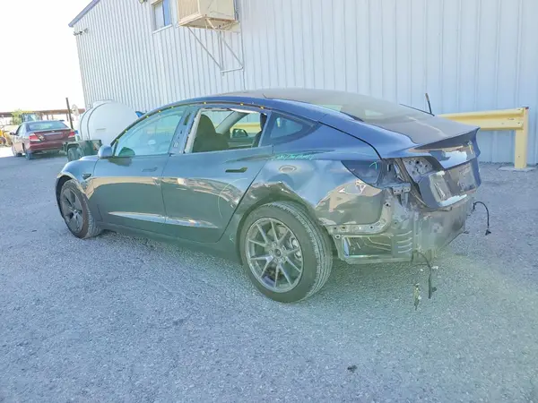 5YJ3E1EB1MF048452 2021 TESLA MODEL 3 - Image 2