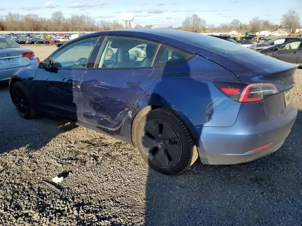 5YJ3E1EB1MF050086 2021 TESLA MODEL 3 - Image 2