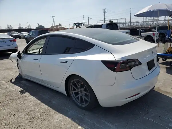 5YJ3E1EB1MF051089 2021 TESLA MODEL 3 - Image 2
