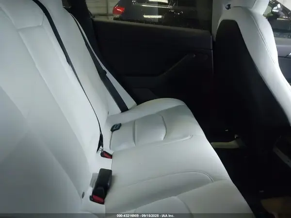 5YJ3E1EB1MF052047 2021 TESLA MODEL 3 - Image 8