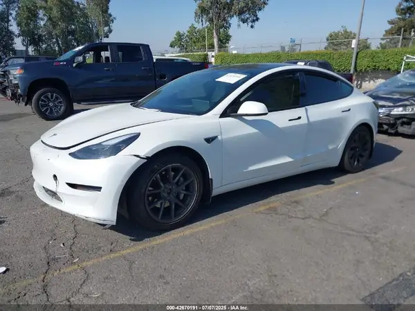 5YJ3E1EB1MF068099 2021 TESLA MODEL 3 - Image 2