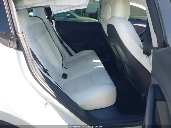 5YJ3E1EB1MF068099 2021 TESLA MODEL 3 - Image 8