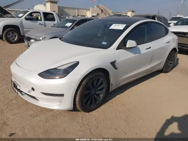 5YJ3E1EB1MF069138 2021 TESLA MODEL 3 - Image 2