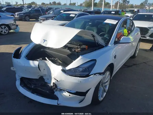 5YJ3E1EB1MF079586 2021 TESLA MODEL 3 - Image 2