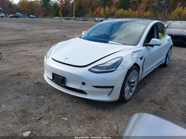 5YJ3E1EB1MF850001 2021 TESLA MODEL 3 - Image 2