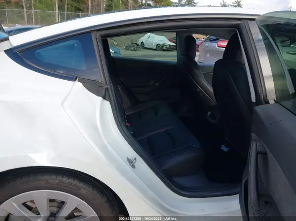 5YJ3E1EB1MF850001 2021 TESLA MODEL 3 - Image 8