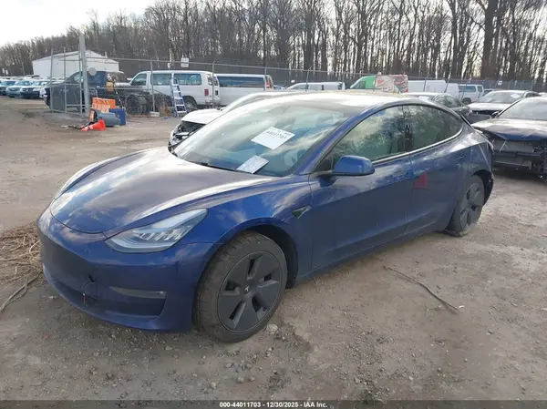 5YJ3E1EB1MF852685 2021 TESLA MODEL 3 - Image 2